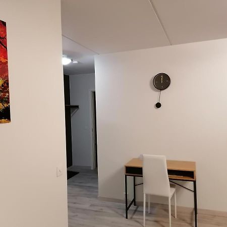 Ferienwohnung Keskustan Kaksio Parvekkeella, Ilmastoitu. Savonlinna Exterior foto